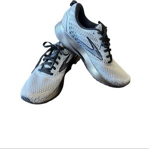 Brooks Levitate 5 Mens Running Shoe 
Size 8.5M